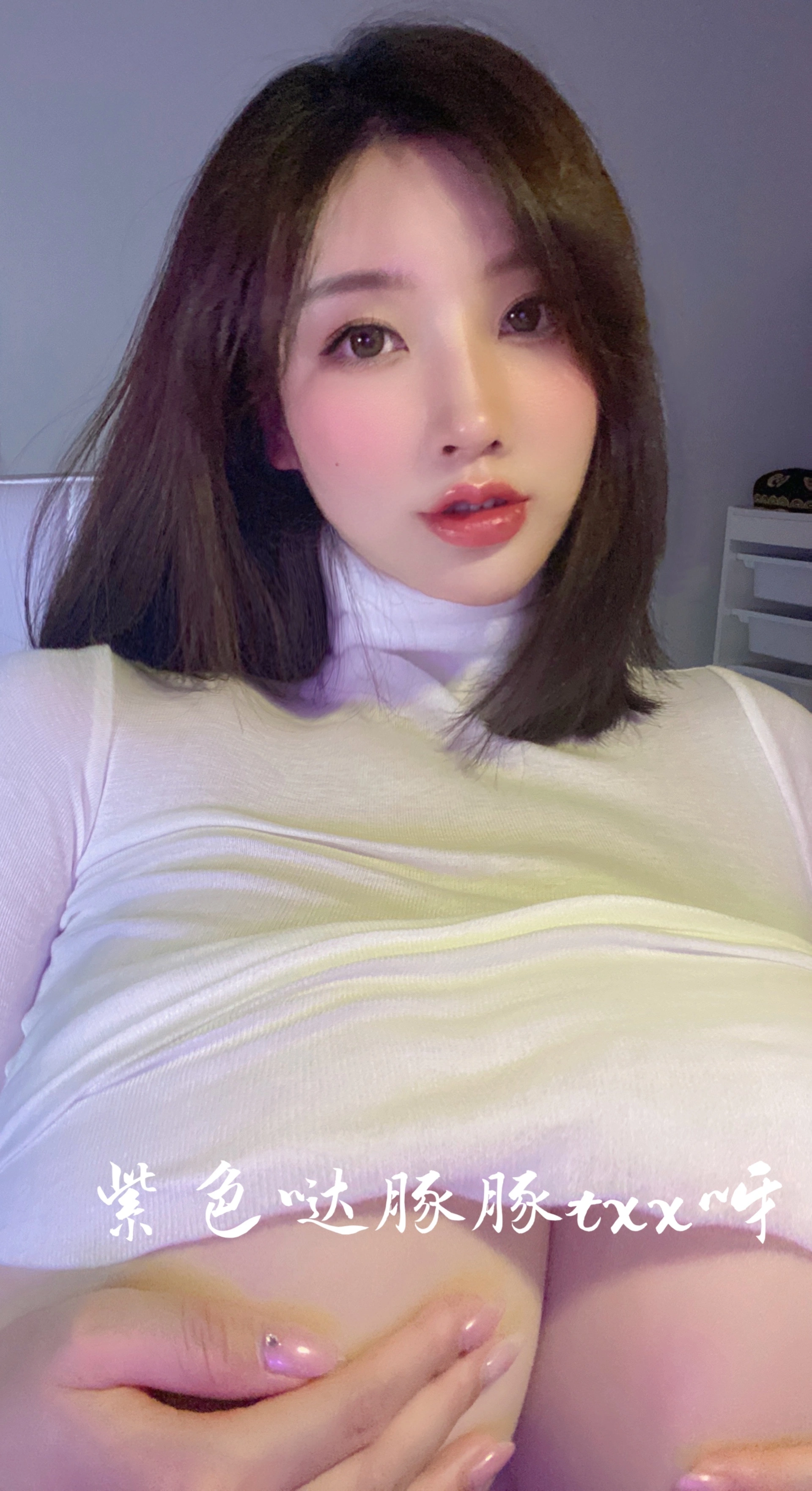 011.童小芯-吊带白丝 2
